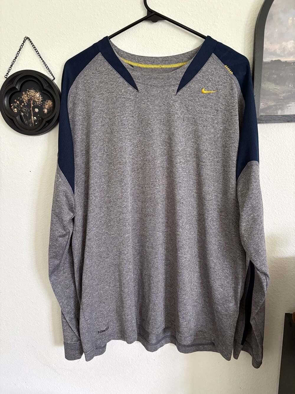 Nike Team Long Sleeve Shirt Size XL Gray Blue Nike Fit Dry Athletic